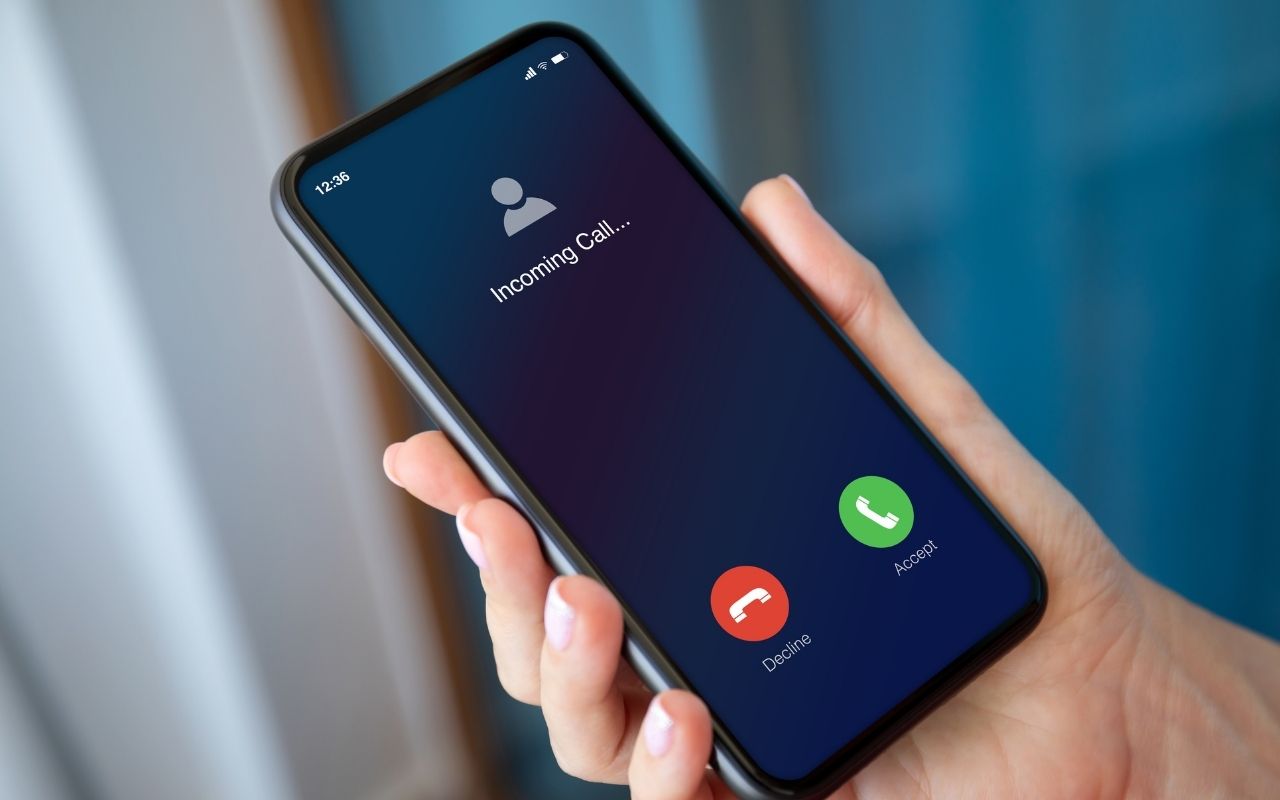 Come modificare la schermata delle chiamate in arrivo sul telefono?